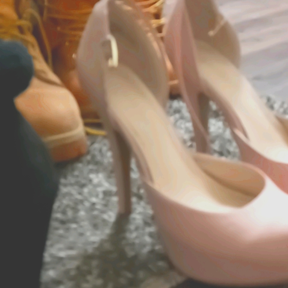 Shoes - Picture 3 of 4